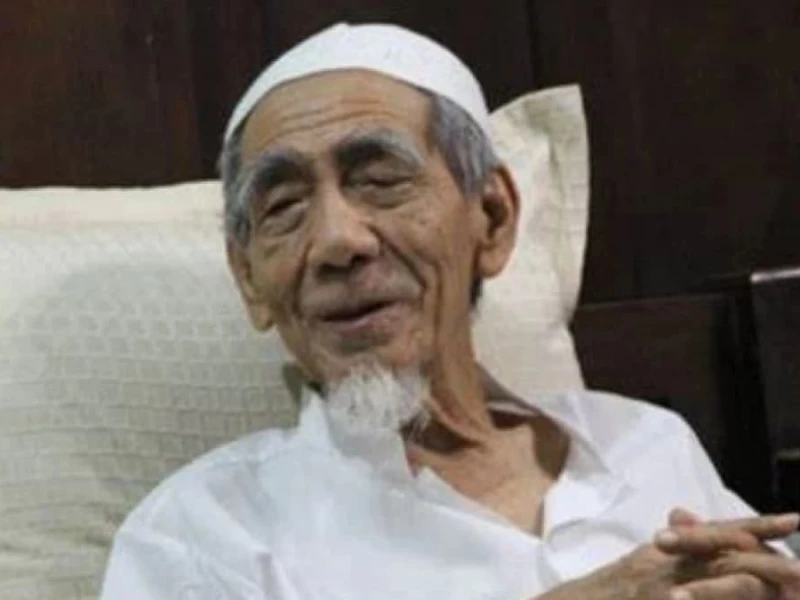 Memahami Dawuh Mbah Moen soal Uang di Bulan April