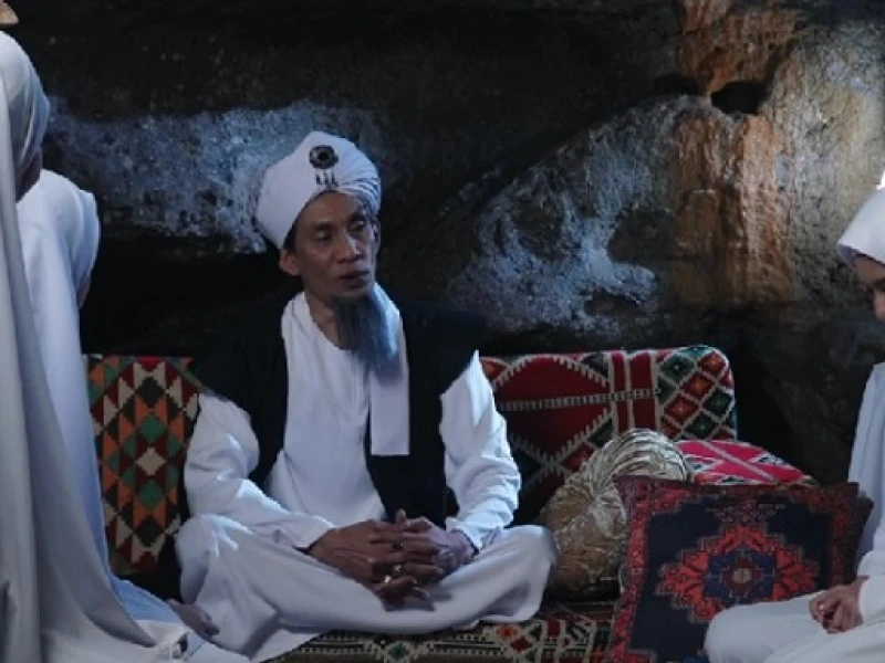 Kontroversi Film Bidaah: Bolehkah Seorang Syekh Khalwat dengan Murid Lawan Jenis?