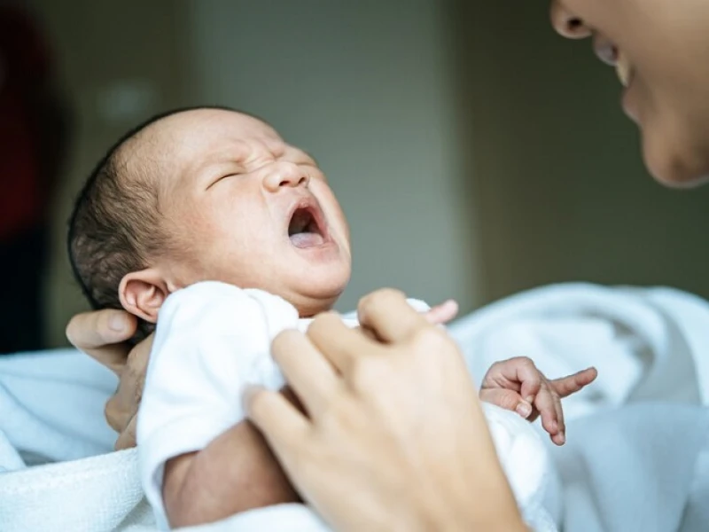 Apakah Muntahan Bayi Termasuk Najis? Simak Penjelasan dan Cara Menyucikannya!