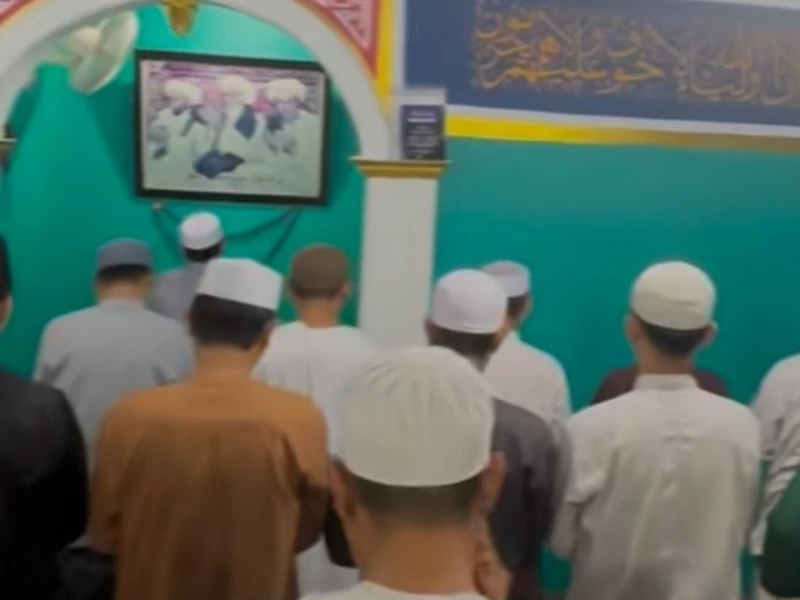 Hukum Memasang Foto Habib di dalam Masjid dan Laknat Rasulullah terhadap Pelakunya