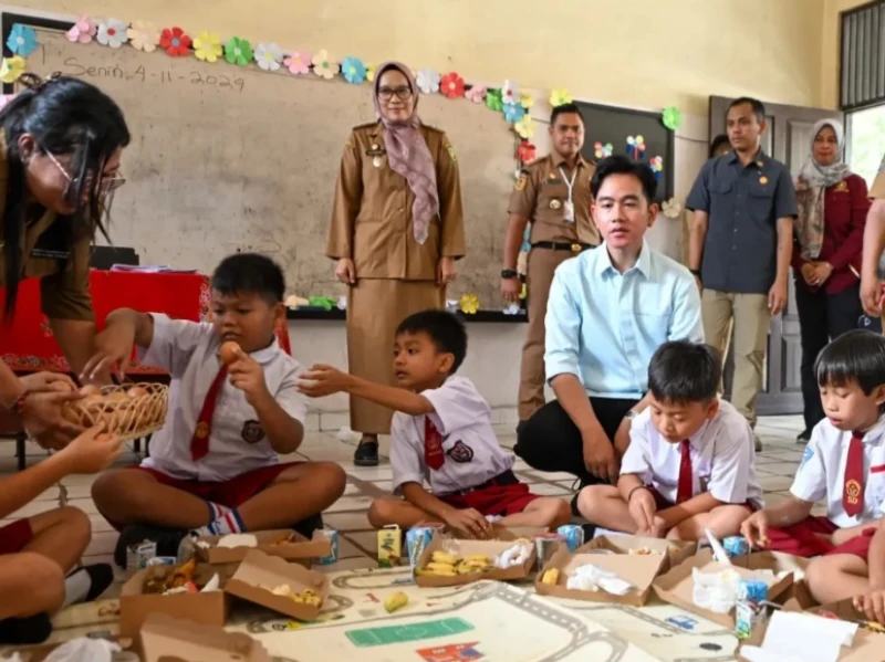 Masyarakat Nilai MBG Bermanfaat, tapi Tidak Meringankan Beban Ekonomi Rumah Tangga