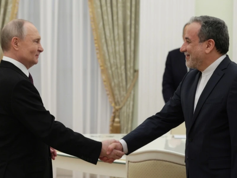 Setelah Diserang Amerika, Menlu Iran Salaman dengan Vladimir Putin di Moskow