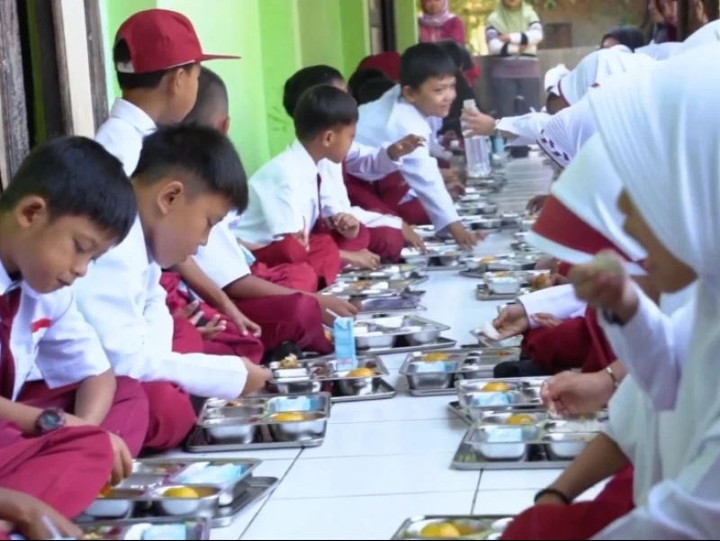 DPR Minta Temuan 5.000 Dapur Fiktif di Program MBG Diaudit