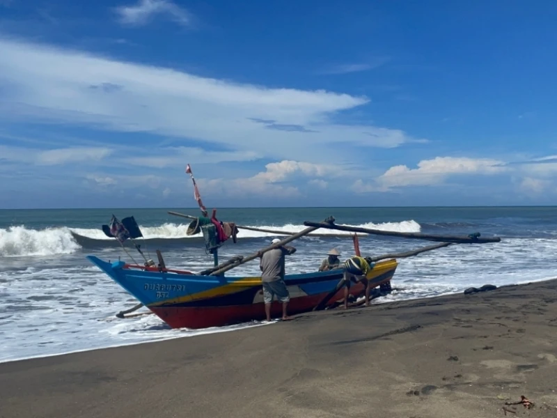 Krisis Iklim dan Minimnya Pengawasan Trawl Ancam Kesejahteraan Nelayan