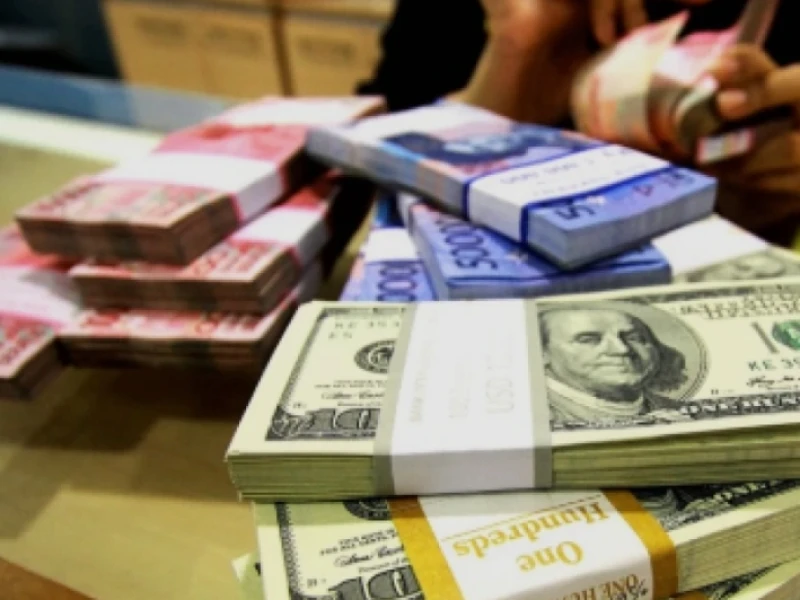 Rupiah Kian Terseok-seok, Hari Ini Diprediksi Bakal Tembus 17.800