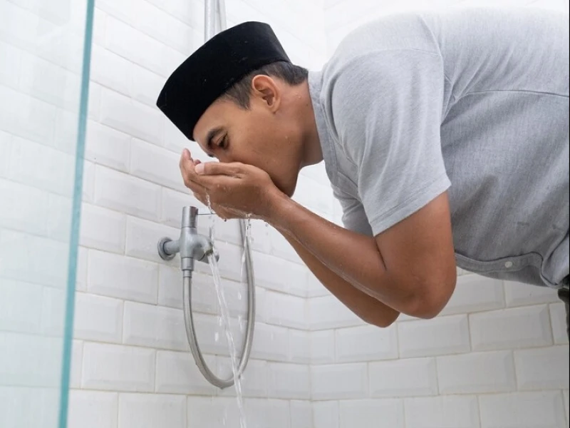 Hukum Berkumur saat Wudhu bagi Orang yang Berpuasa