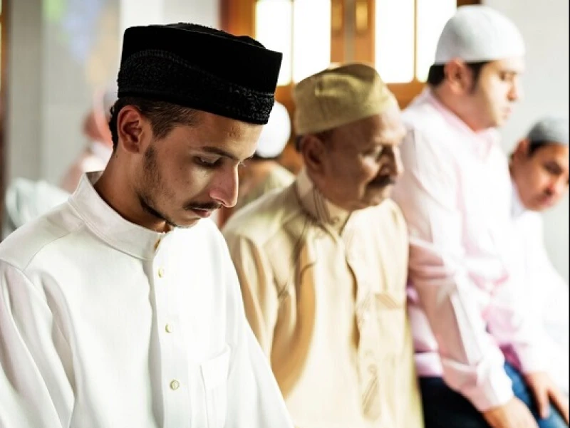 Durasi Sholat Tarawih Terlalu Lama, Apakah Bijak?