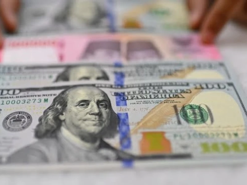 Gejolak Global dan Domestik Tekan Rupiah hingga Rp18.129 per Dolar AS