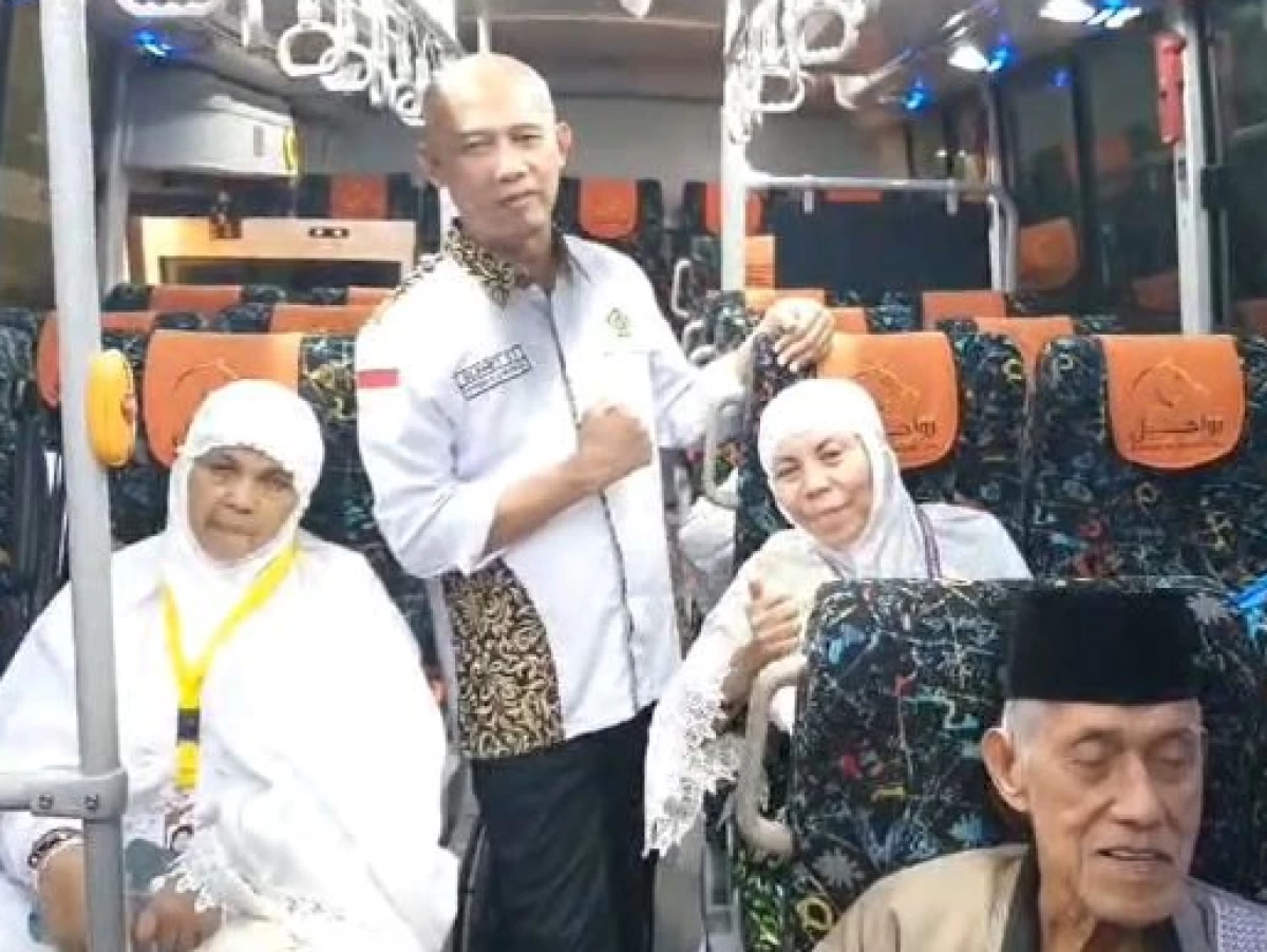 Kembalinya 300 Jemaah Safari Wukuf Lansia ke Kloter Dipenuhi Haru dan Tangis Bahagia