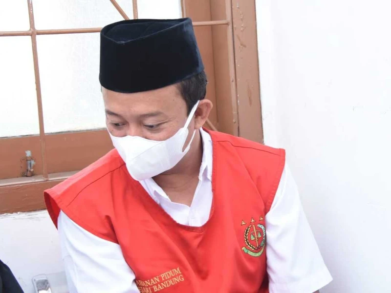 Pelaku Kekerasan Seksual Terhadap Santri di Bandung, Herry Wirawan Divonis Mati