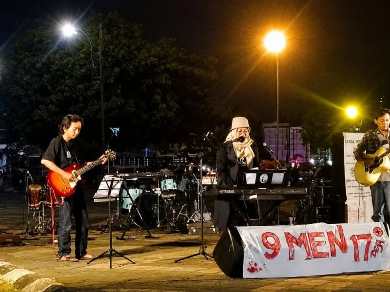 Pentas Musik ‘Ngamen 17 Desa’ Hangatkan Malam Minggu di Alun-Alun Banjarnegara Jateng