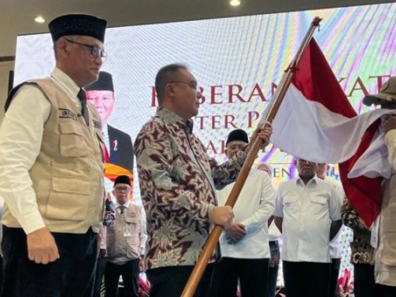 Menhaj Lepas Jemaah Haji Kloter Pertama Embarkasi Banten di Bandara