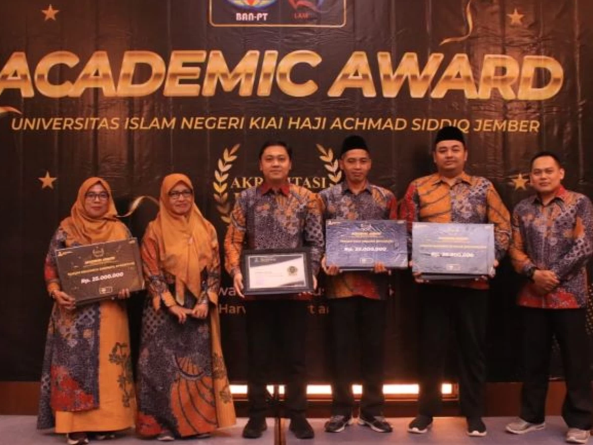 3 Prodi Terakreditasi Unggul, Fakultas Syariah UIN KHAS Jember Raih Academic Award