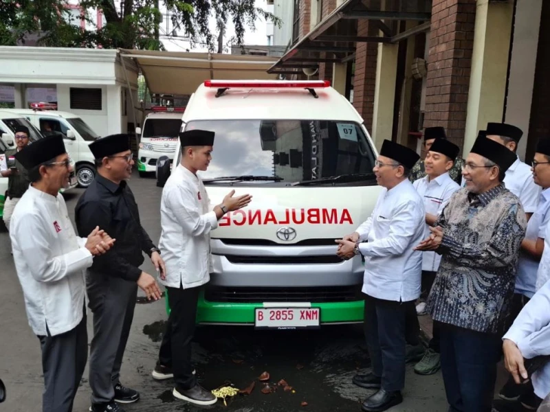 YANMU Gandeng PBNU Salurkan 11 Ambulans dan 1.000 Al-Qur'an untuk Perkuat Layanan Kesehatan dan Dakwah di Daerah