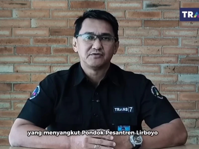 Khidmah Pesantren dan Martabat Kiai yang Dilecehkan Media