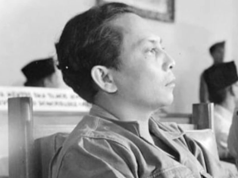 Soetan Sjahrir: Sendok, Sejarah, dan Puisi
