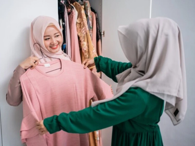 Pakai Baju Lebaran, Dicuci Dulu atau Langsung Dipakai?
