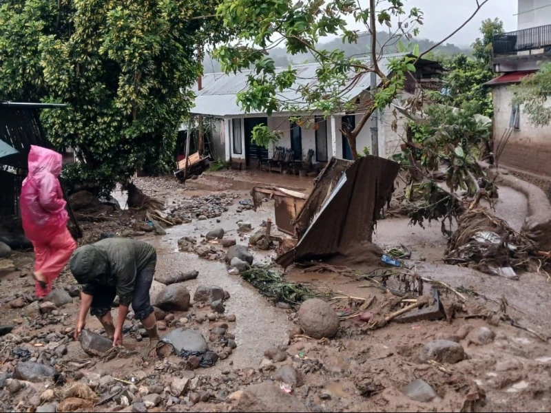 BMKG Ingatkan Masyarakat Waspadai Banjir dan Longsor saat Puncak Musim Hujan 2026-2027