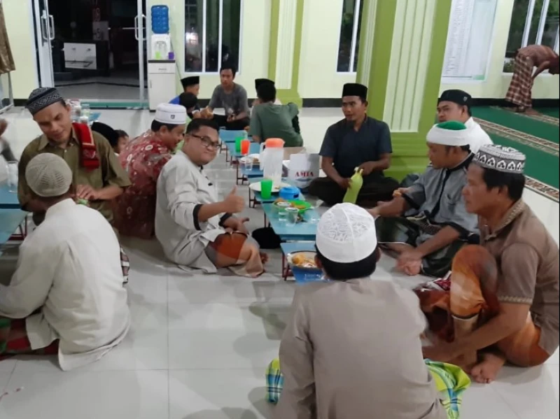 Bolehkah Kas Masjid Dipakai untuk Buka Puasa Bersama?