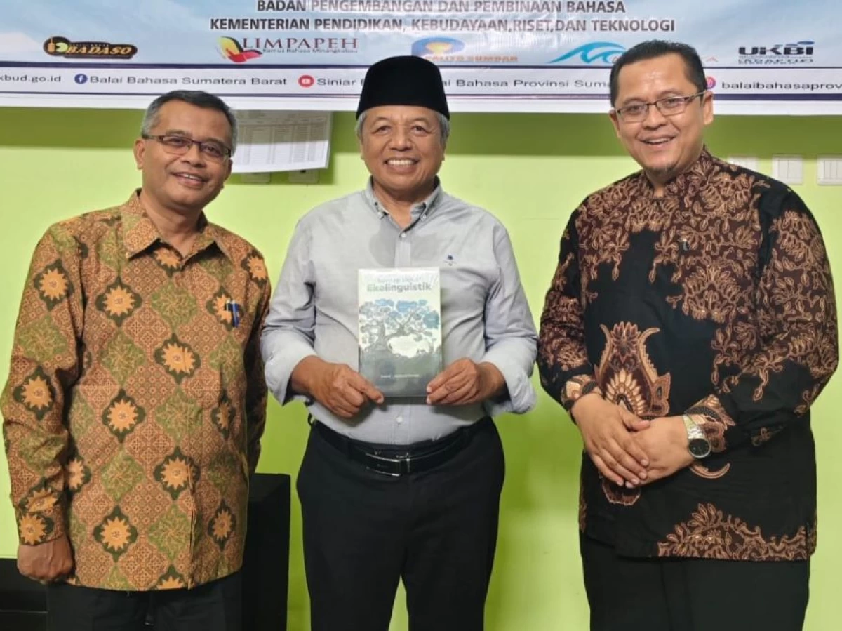 Buku Ekolinguistik Karya Dosen UIN Bukittinggi Ungkap Kesalahan Berbahasa yang Memicu Krisis Lingkungan