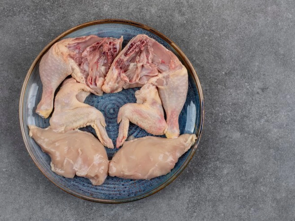 Halalkah Daging Ayam Matang yang Masih Ada Darahnya?
