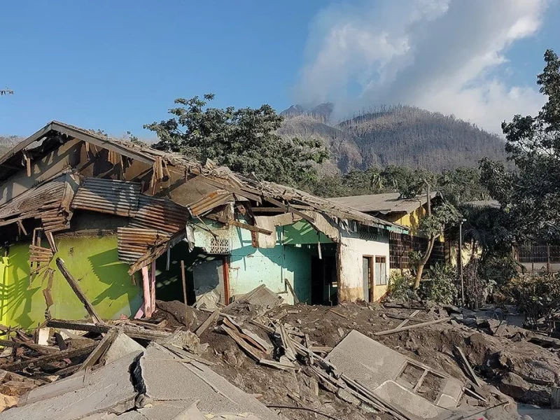 BNPB Siapkan Hunian Sementara untuk Korban Erupsi Gunung Lewotobi di NTT