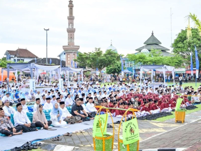 Bukber Syukur 455 di Hari Istimewa, Warga Banjarnegara Pecahkan Rekor Dunia Minum Dawet Ayu