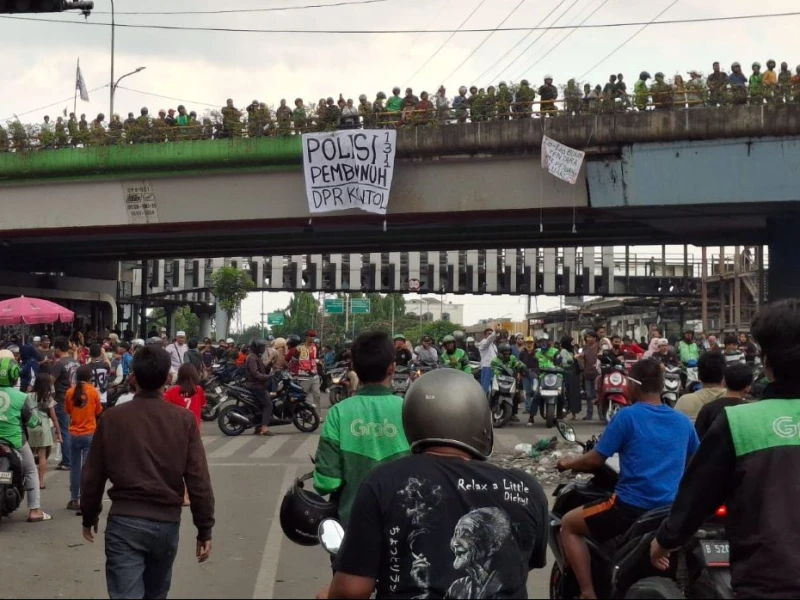 Anak-Anak Bertanya Situasi Demonstrasi, Apa yang Harus Orang Tua Ajarkan?