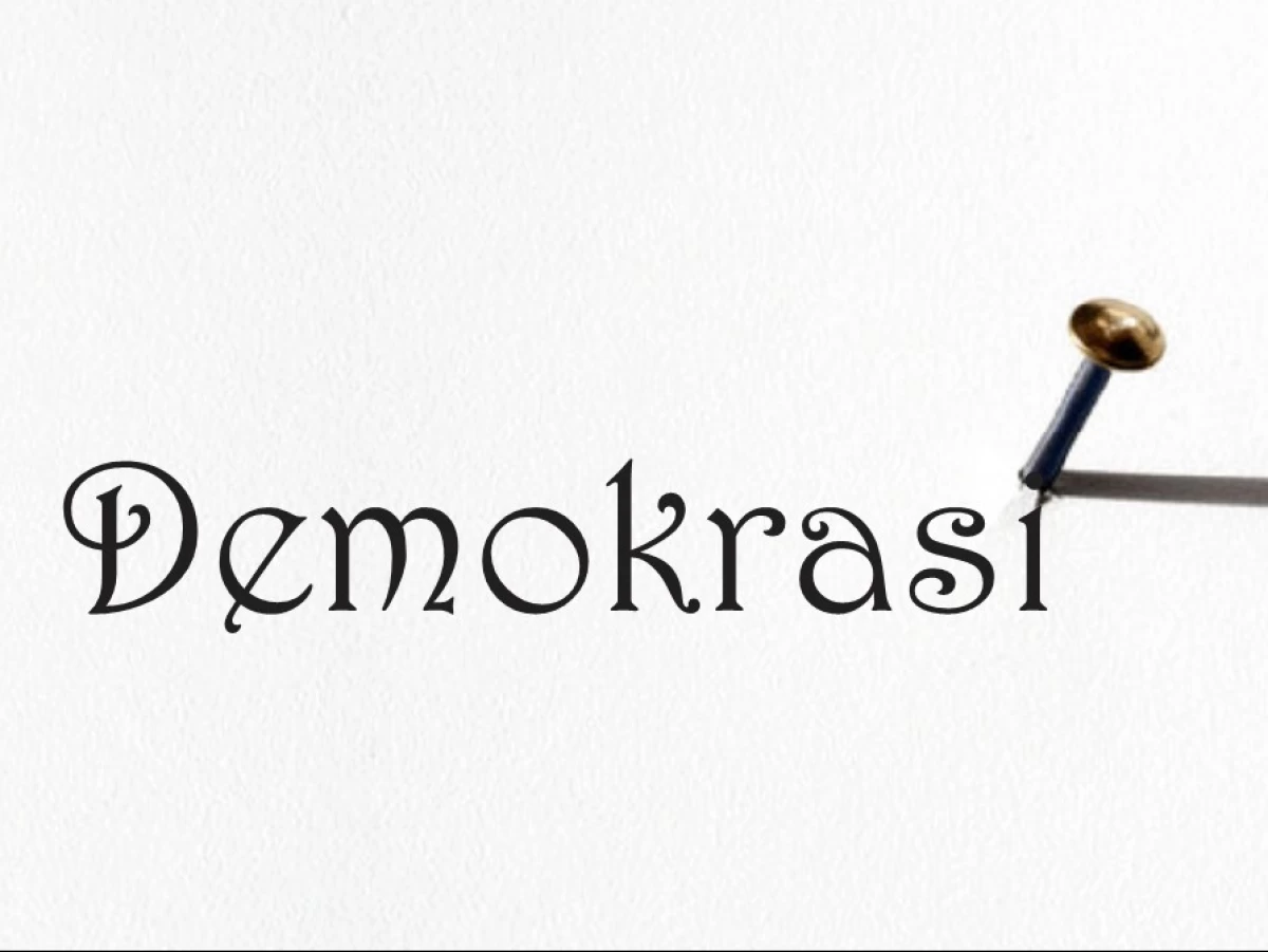 Paku dan Demokrasi