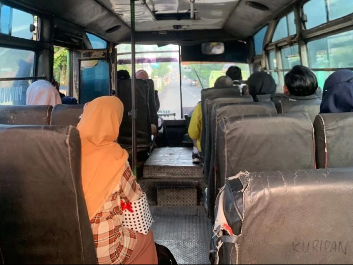 Bus Jadul AKDP Riwayatmu Kini; Melaju Pelan di Tengah Gencarnya Moda Transportasi Modern