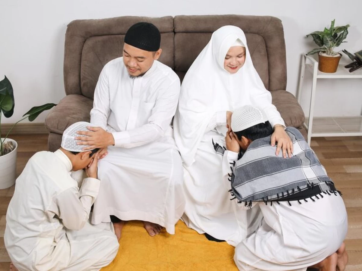 Mana yang Lebih Mujarab? Doa Ayah atau Ibu?