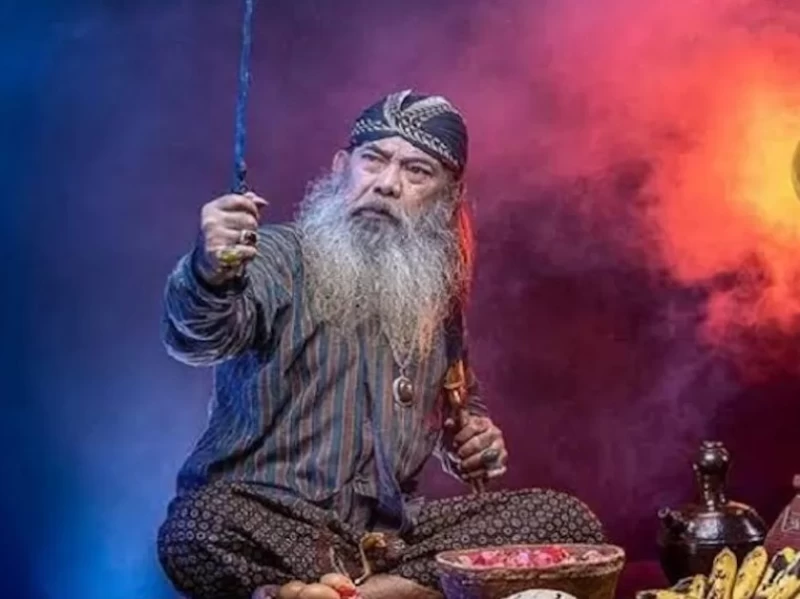 Cara Membedakan Ulama Hikmah, Tukang Sulap, dan Dukun