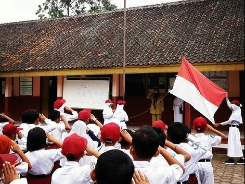 Anak-Anak Baru, Dunia Lama: Hardiknas dan Tanggung Jawab Pendidikan Menurut Hannah Arendt