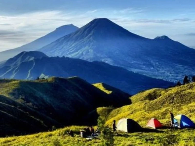 Pertama Kali Mendaki? Ini Gunung yang Cocok dan Daftar Persiapannya