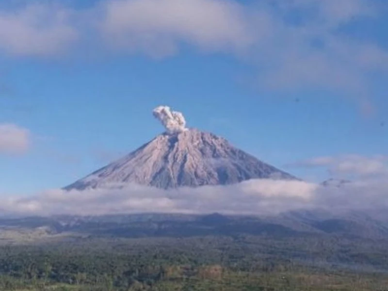 Semeru: Keindahan dan Kematian