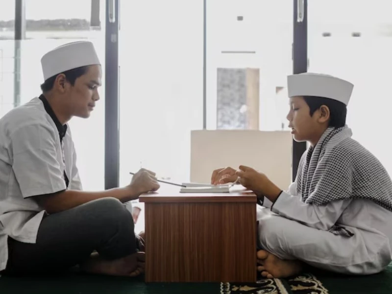 Lebih Utamakan Perintah Guru atau Orang Tua? Ini Jawabannya