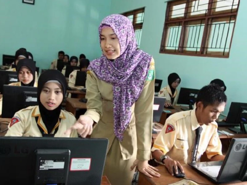 Hari Guru Nasional dan Pekerjaan Rumah Besar Kesejahteraan Pendidik