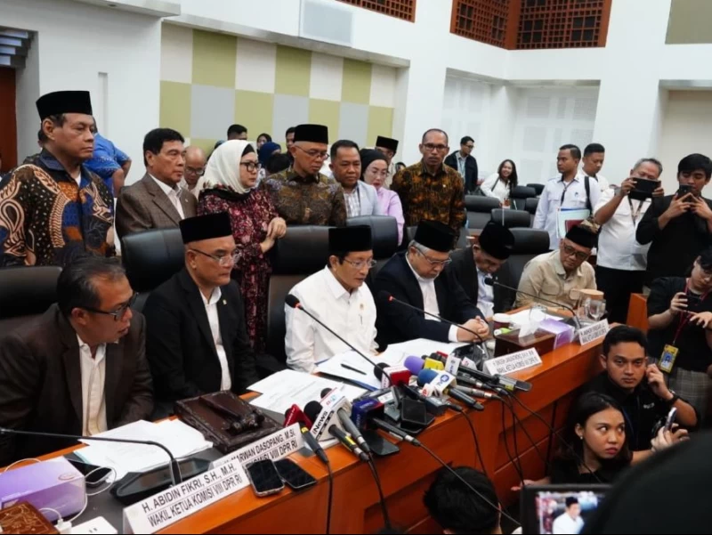 Raker Kemenag dan DPR Sepakati Biaya Haji 2025 Turun