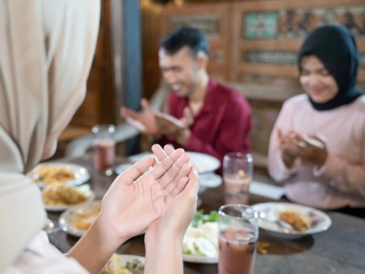 Khutbah Jumat: Konsumsilah yang Halal, Hindarilah Dampak Makanan Haram