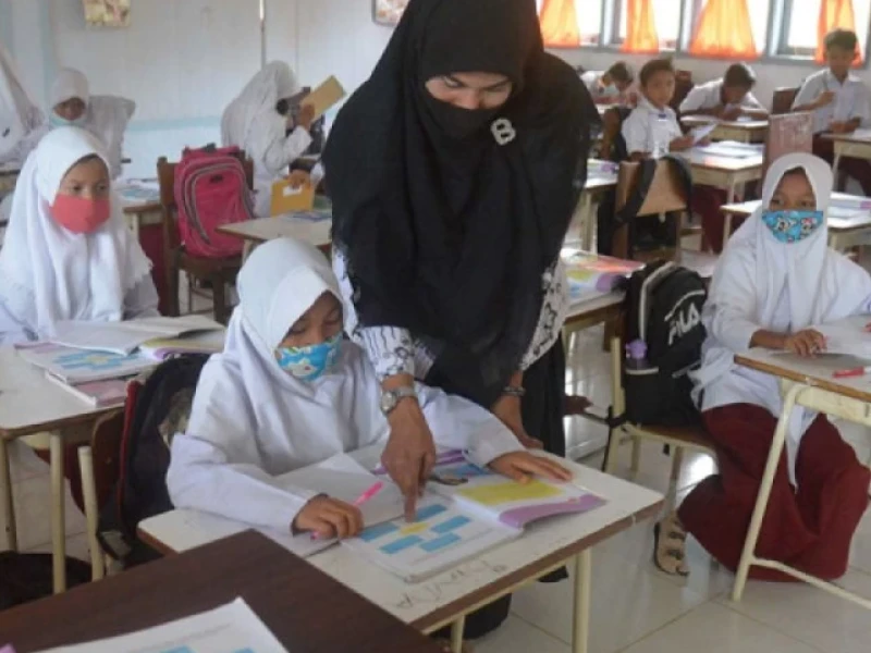 MK Buka Jalan Pendidikan Siswa Sekolah Swasta Dibiayai Negara
