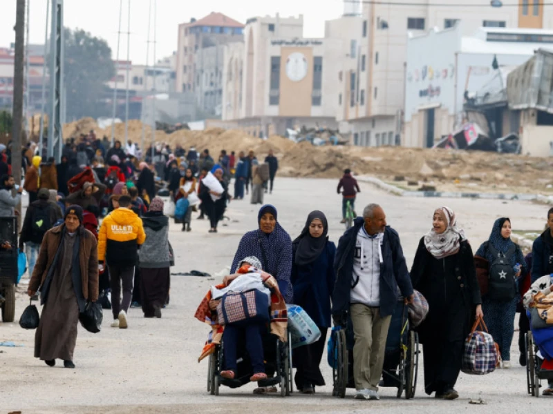 Serangan Israel Memaksa Ratusan Ribu Warga Gaza Kembali Mengungsi
