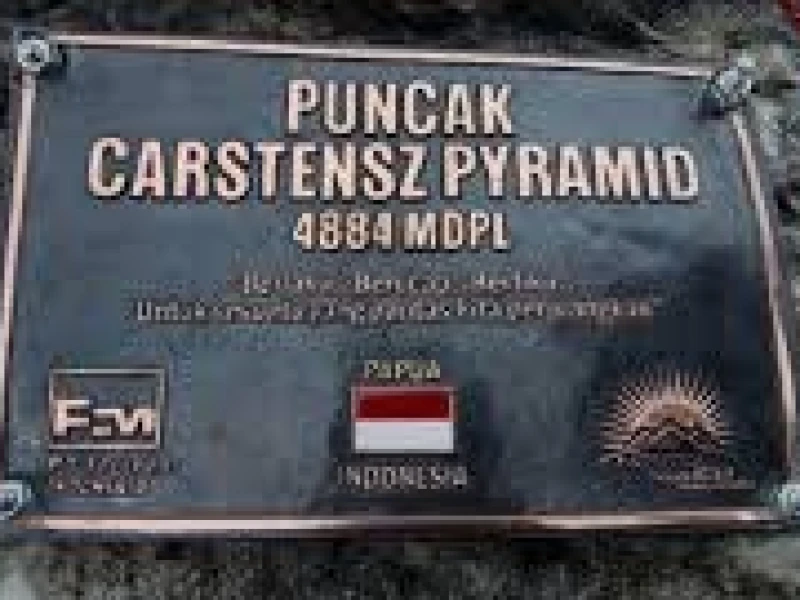 2 Pendaki Perempuan Meninggal di Gunung Cartenz, Daftar Korban Selamat, dan Fiersa Besari