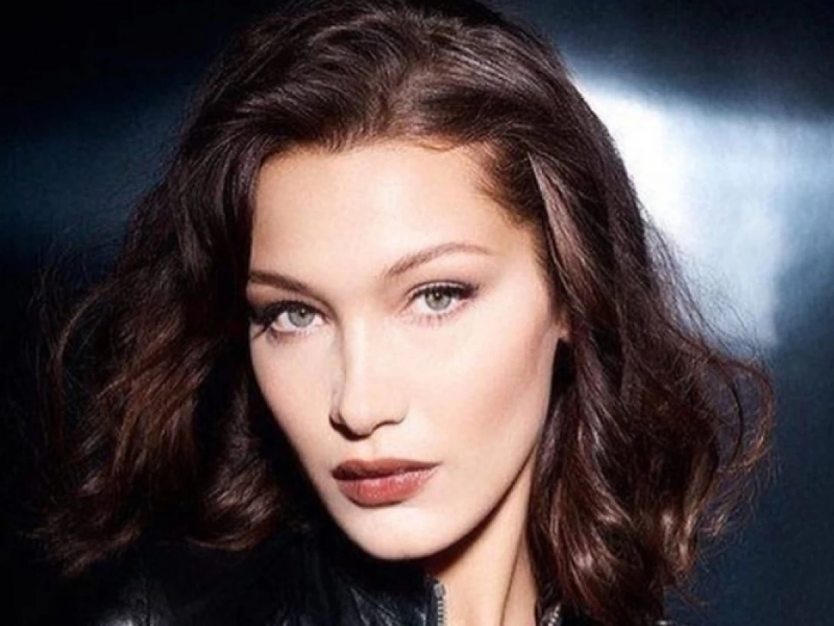 Cinta Tak Bersyarat Bella Hadid untuk Palestina