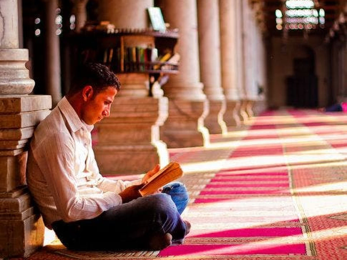 Al-Qur’an: Kitab Petunjuk bagi Seluruh Umat Manusia