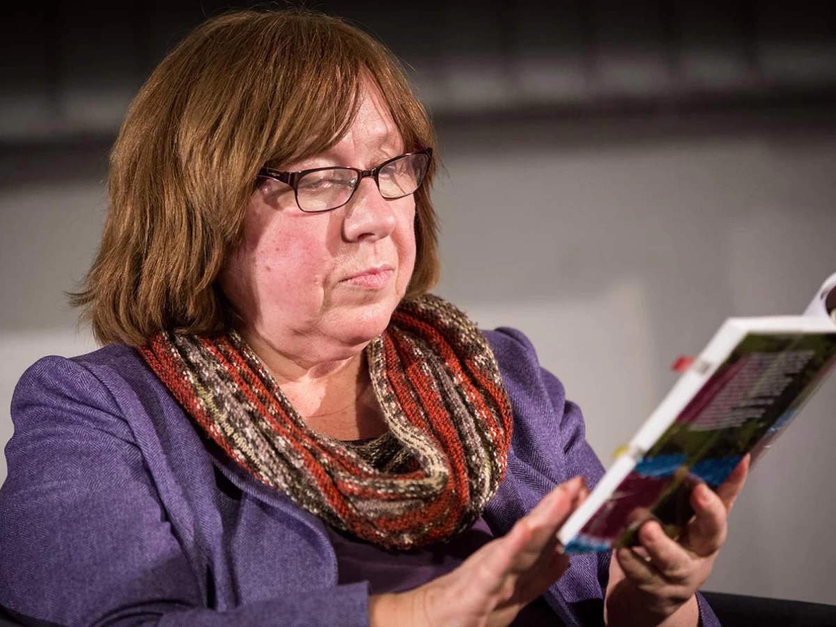Svetlana Alexievich: Merekam dan Mencatat Rasa Kemanusiaan