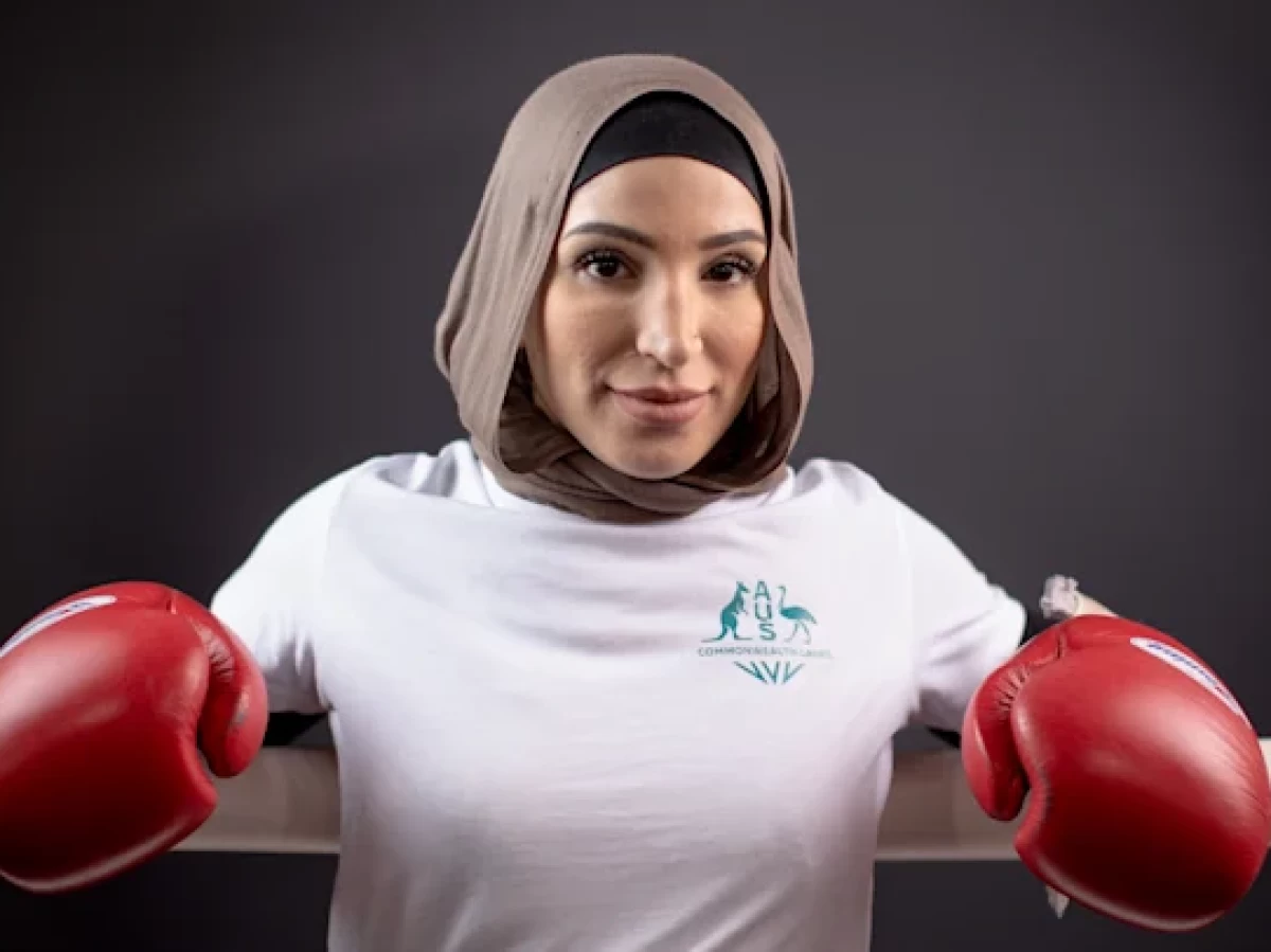 Tina Rahimi, Cantik tapi Ganas