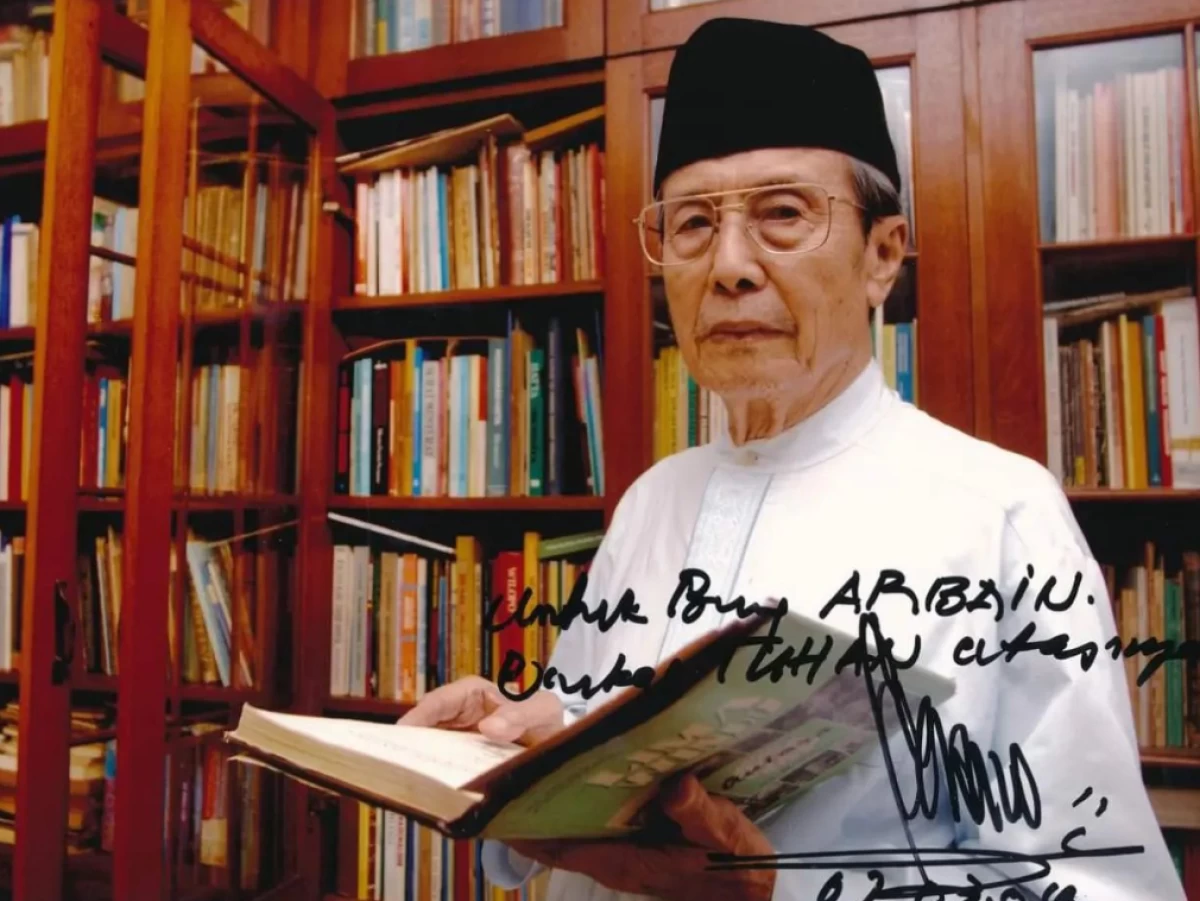 100 Tahun Soebagijo IN: Pers dan Biografi