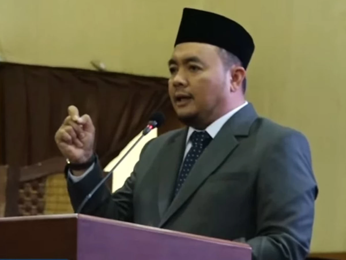 Di Depan Ratusan Wisudawan UIN Jakarta, Afifuddin Tegaskan KPU Patuhi Putusan MK