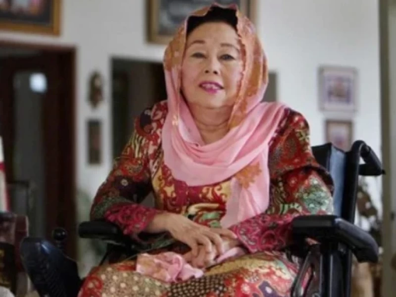 Nyai Sinta Nuriyah Raih Penghargaan Lifetime Achievement People of The Year 2024
