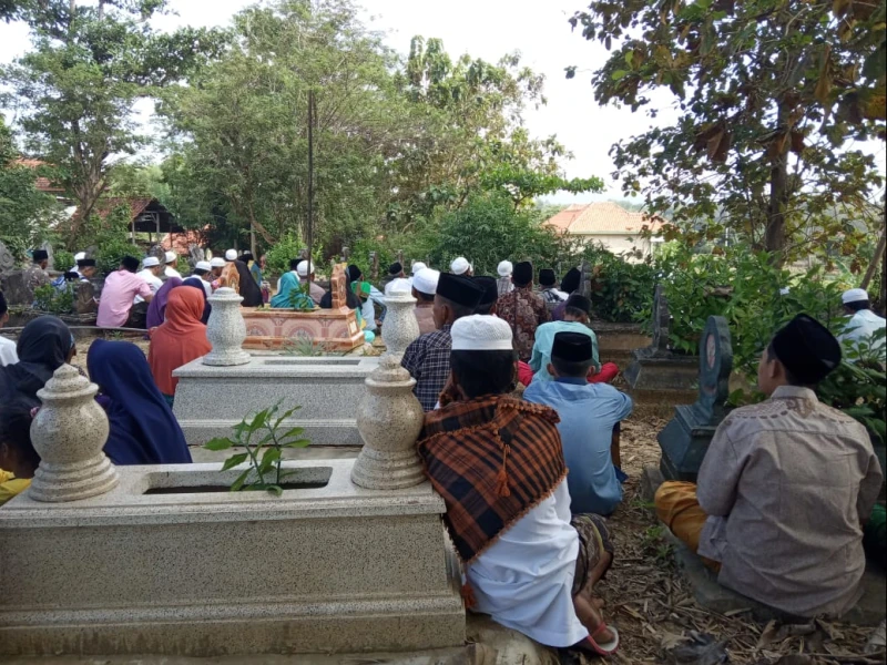 Tradisi Nusantara: Dalil dan Anjuran Ziarah Kubur Orang Tua dan Wali Menjelang Ramadan